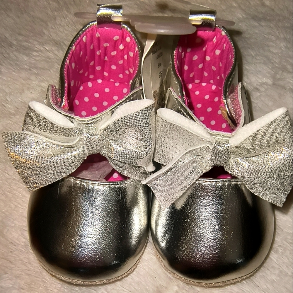 Starting Out Infant Silver Shoes. Sz 1. $10